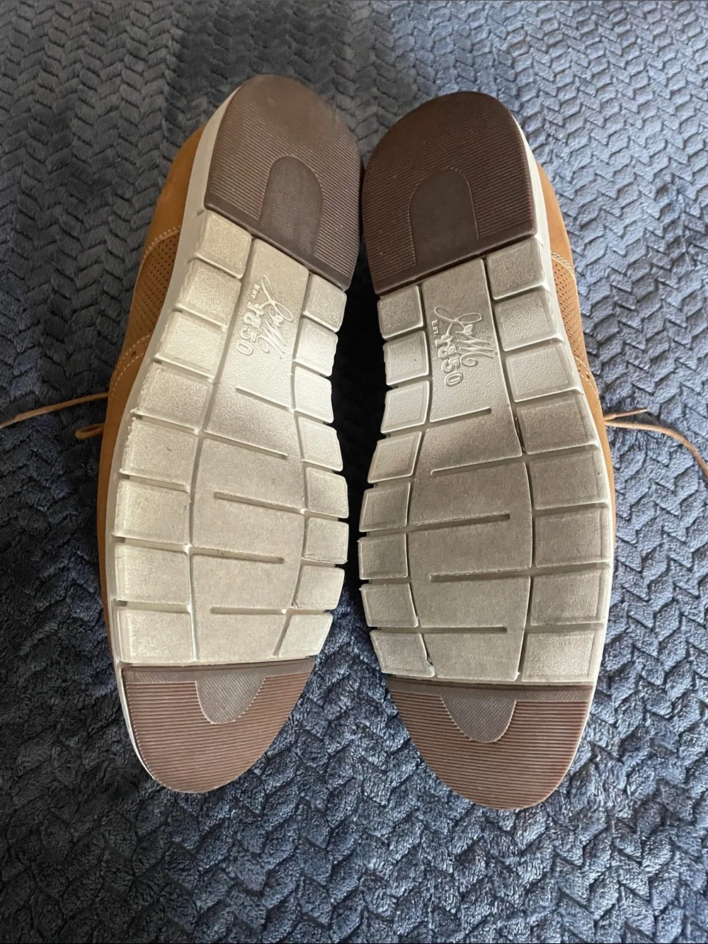 Men's Tan Wingtip Lace-Up J & M sheepskin soles! Like new size 12 Men’s
